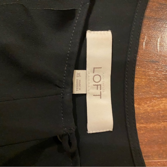 Ann Taylor LOFT black ruffle front sleeveless blouse sz XS - Picture 5 of 6